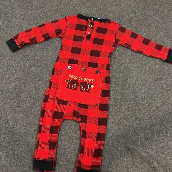 Bear cheeks pjs - Picture 2 of 2